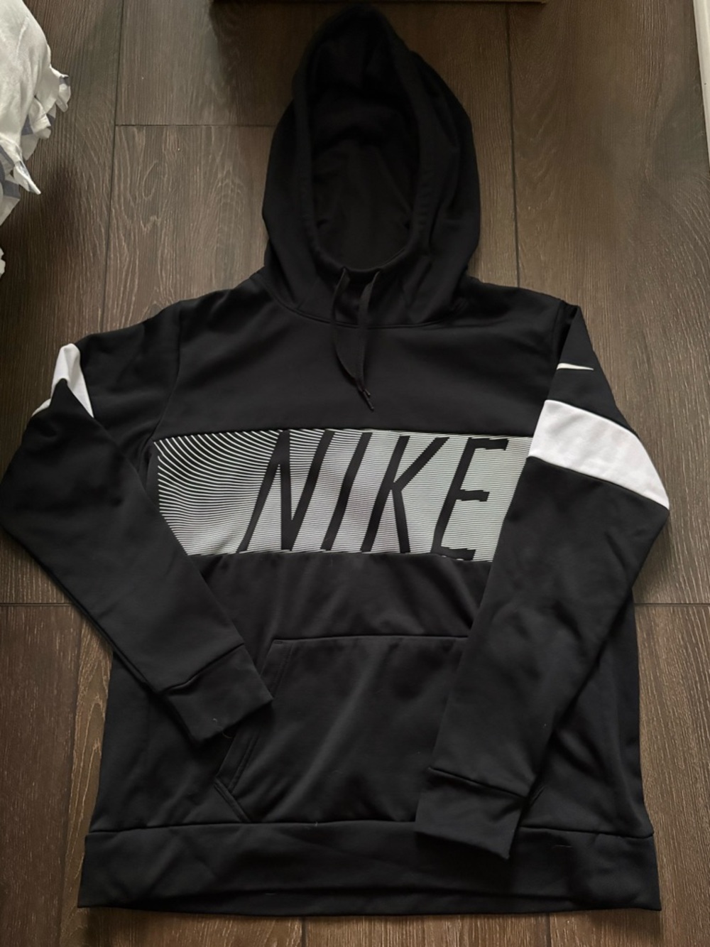 nike thermal sweatshirt